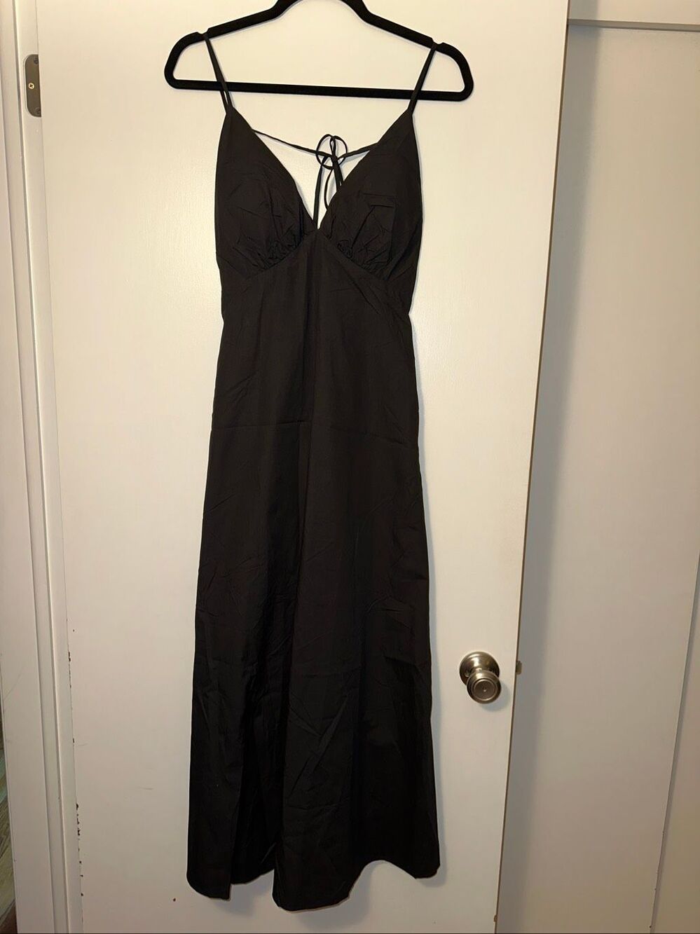 Love Bonito Women’s Size 4 Solid Black Strappy Open Back Maxi Dress Pockets NWT